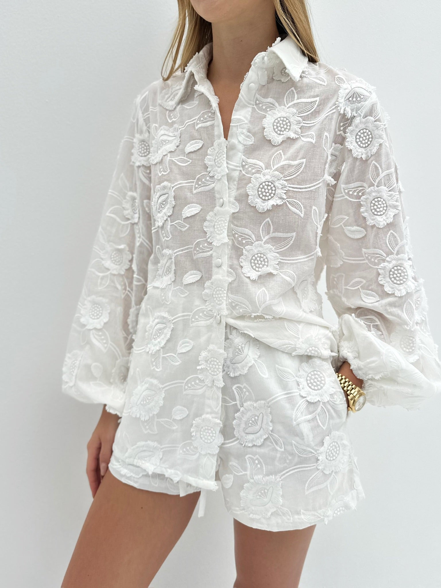 White Cotton Applique Shorts Vita Grace