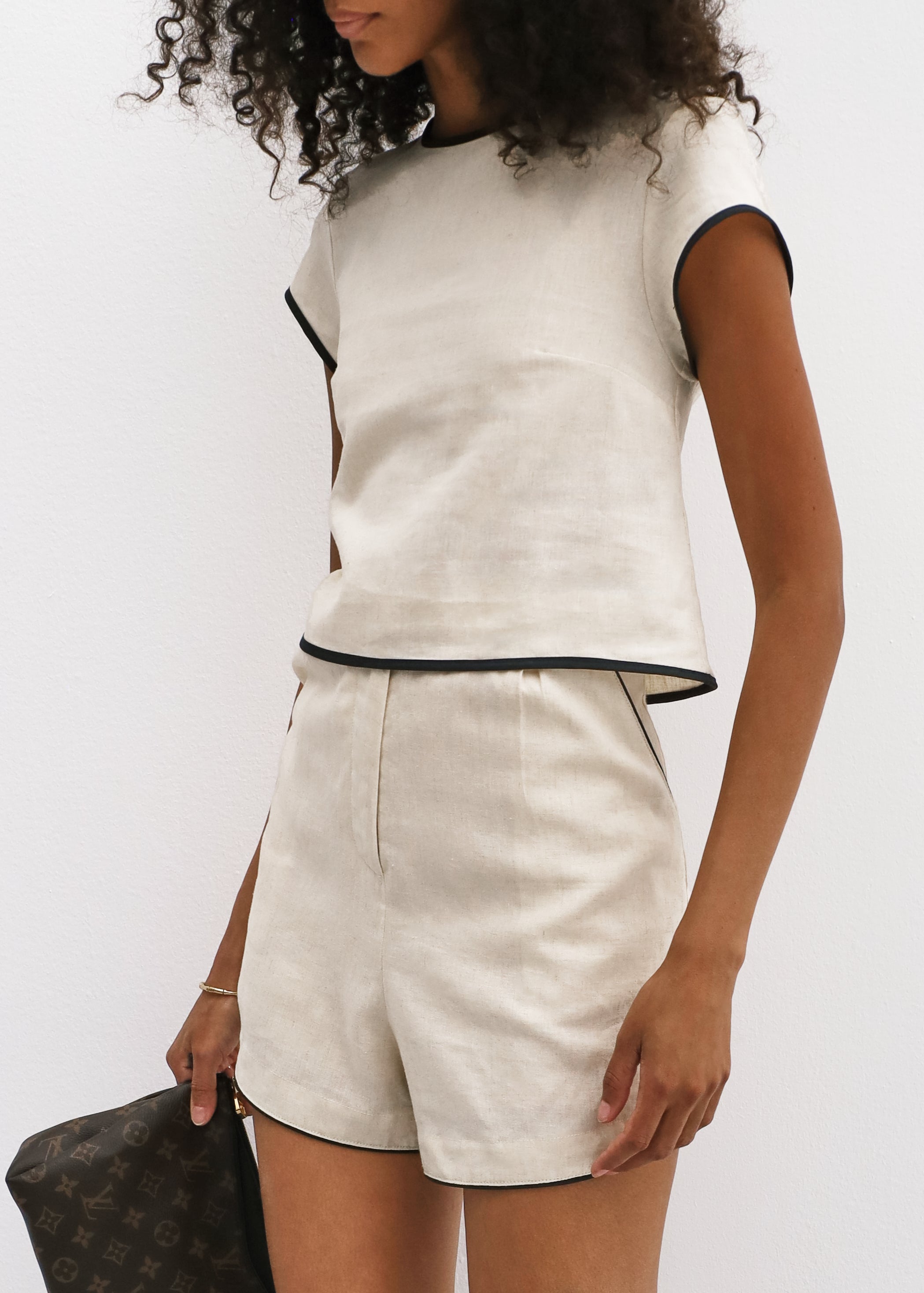 Juliana Contrast Trim Minimal Top | Beige & Black