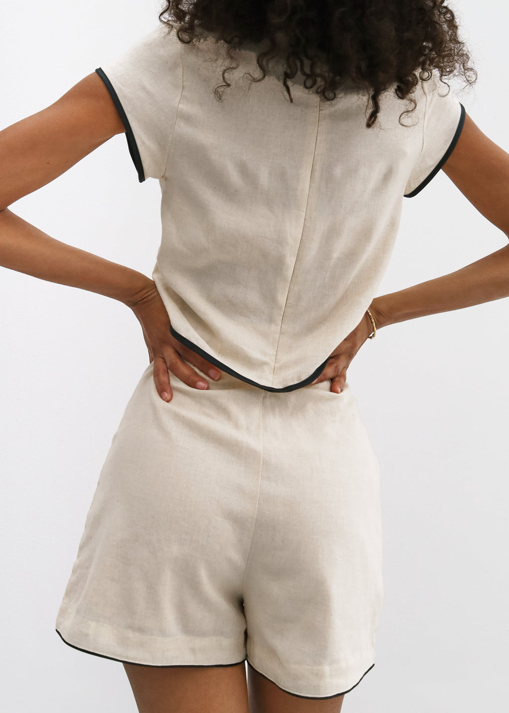 Juliana Contrast Trim Minimal Top | Beige & Black