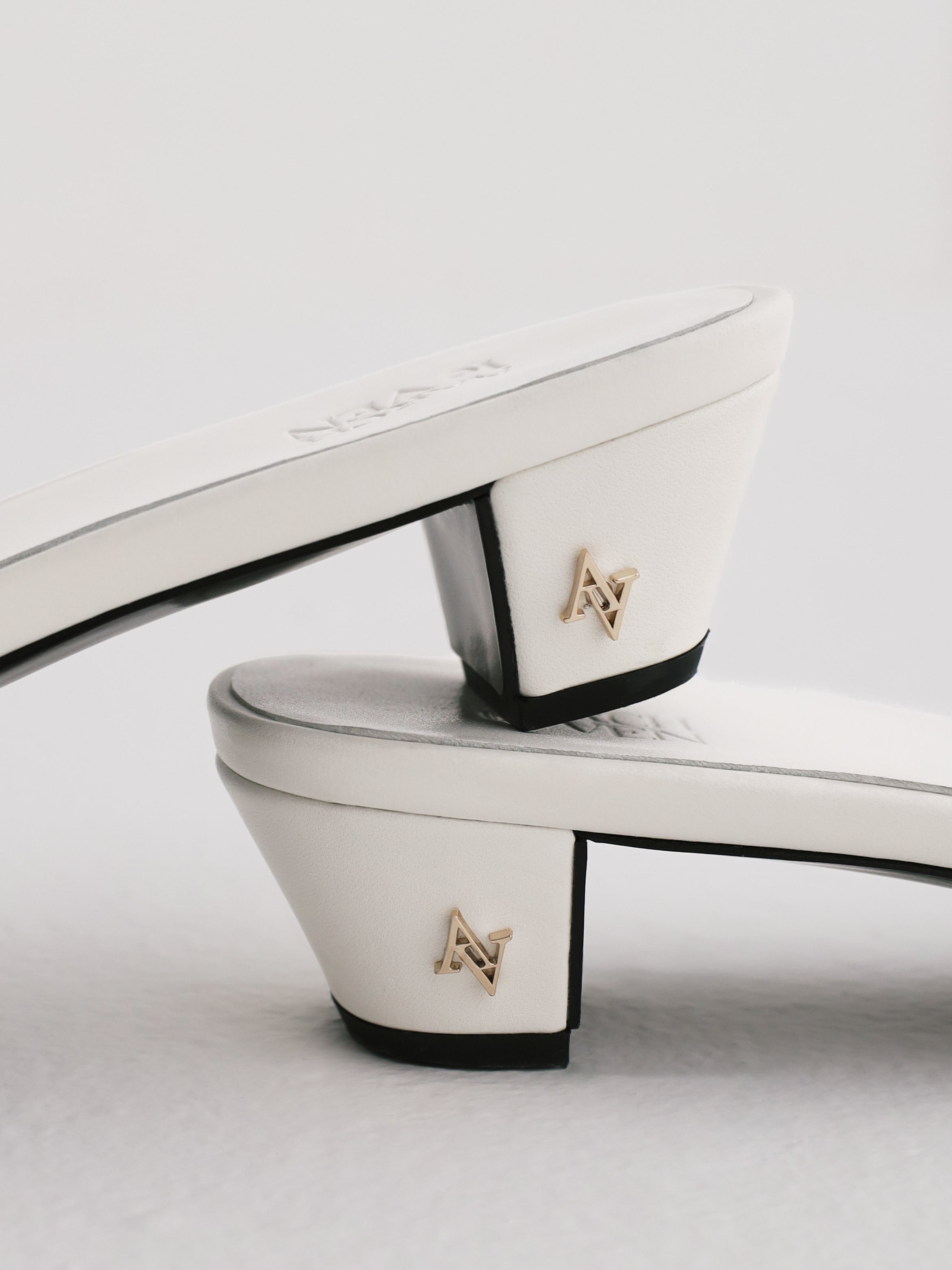 Sofia ALV Leather Block Heel Mules | White