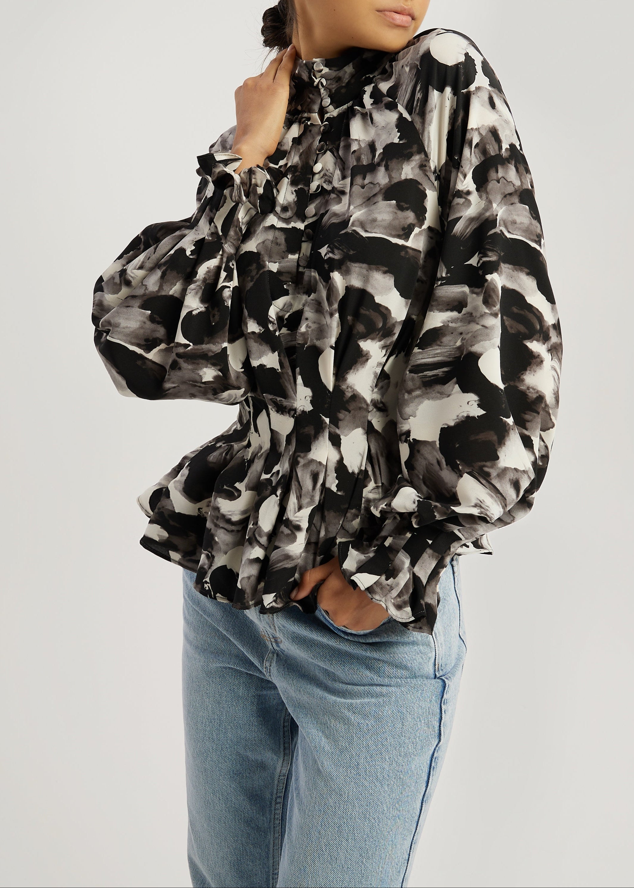 Allessa Pinch Waist Printed Blouse | Black/Grey