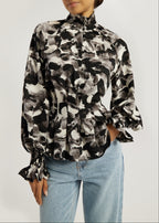 Allessa Pinch Waist Printed Blouse | Black/Grey