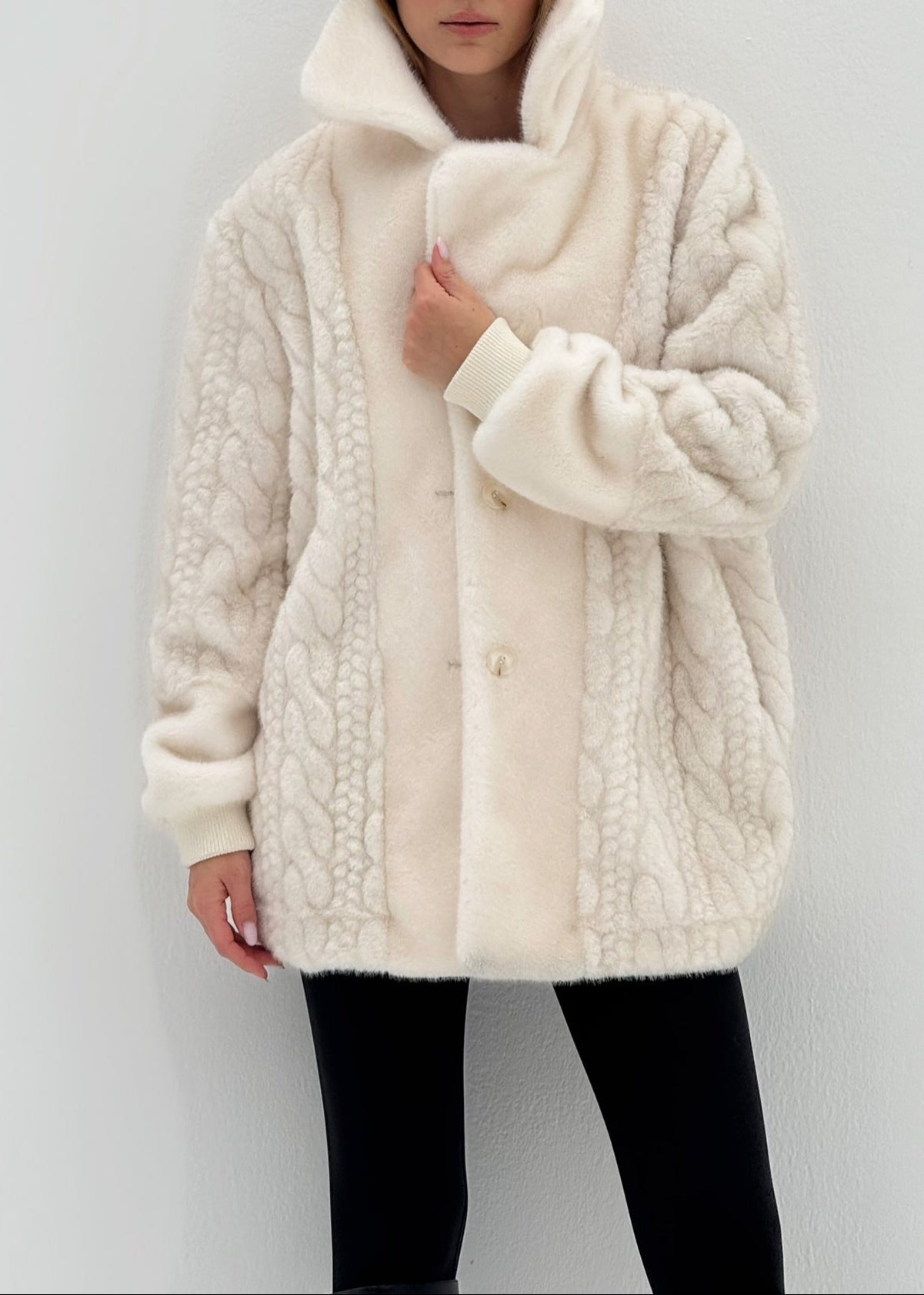 Montclair Iconic Fur Coat Winter Latte – VITA GRACE