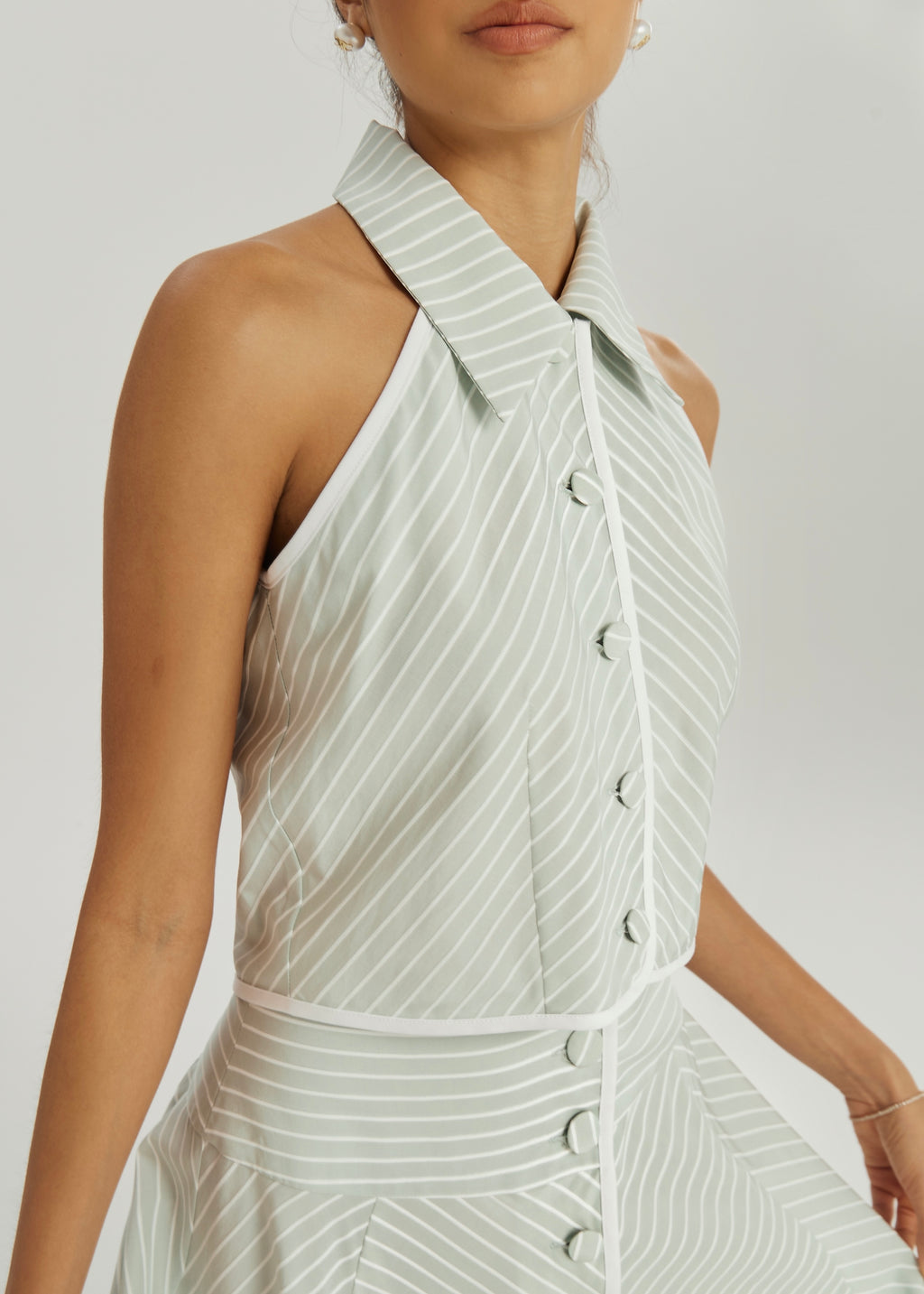 Ria Resort Stripe Sleeveless Shirt | Matcha/White