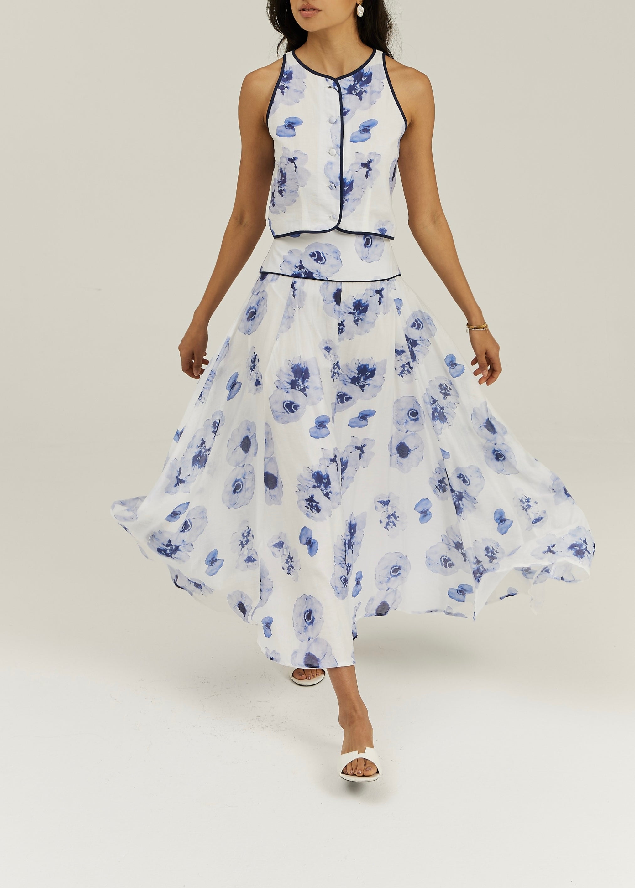 Tahlia Floral Sleevless Blouse | White/Blue
