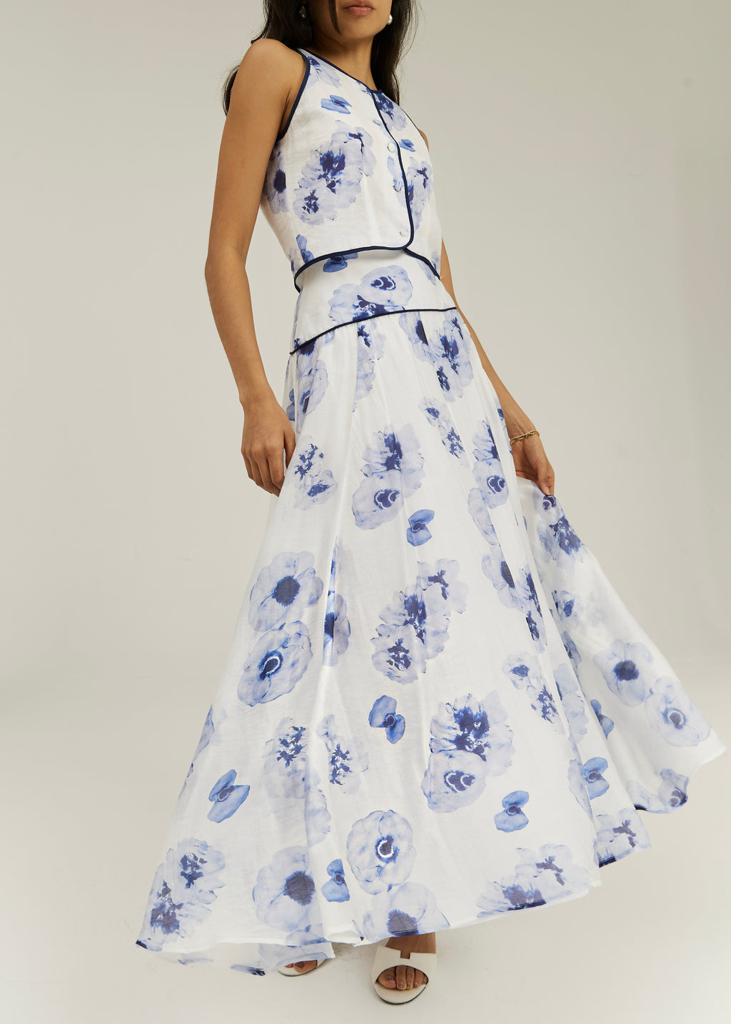 Tahlia Floral Sleevless Blouse | White/Blue