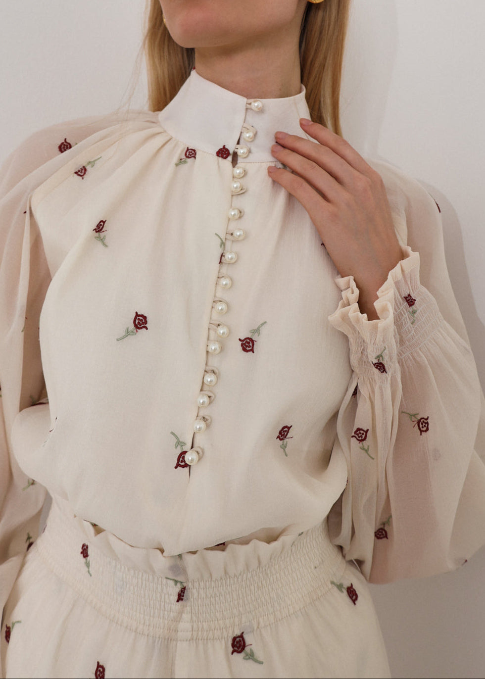 Calista Embroidered Elegance Blouse | Cream Rose