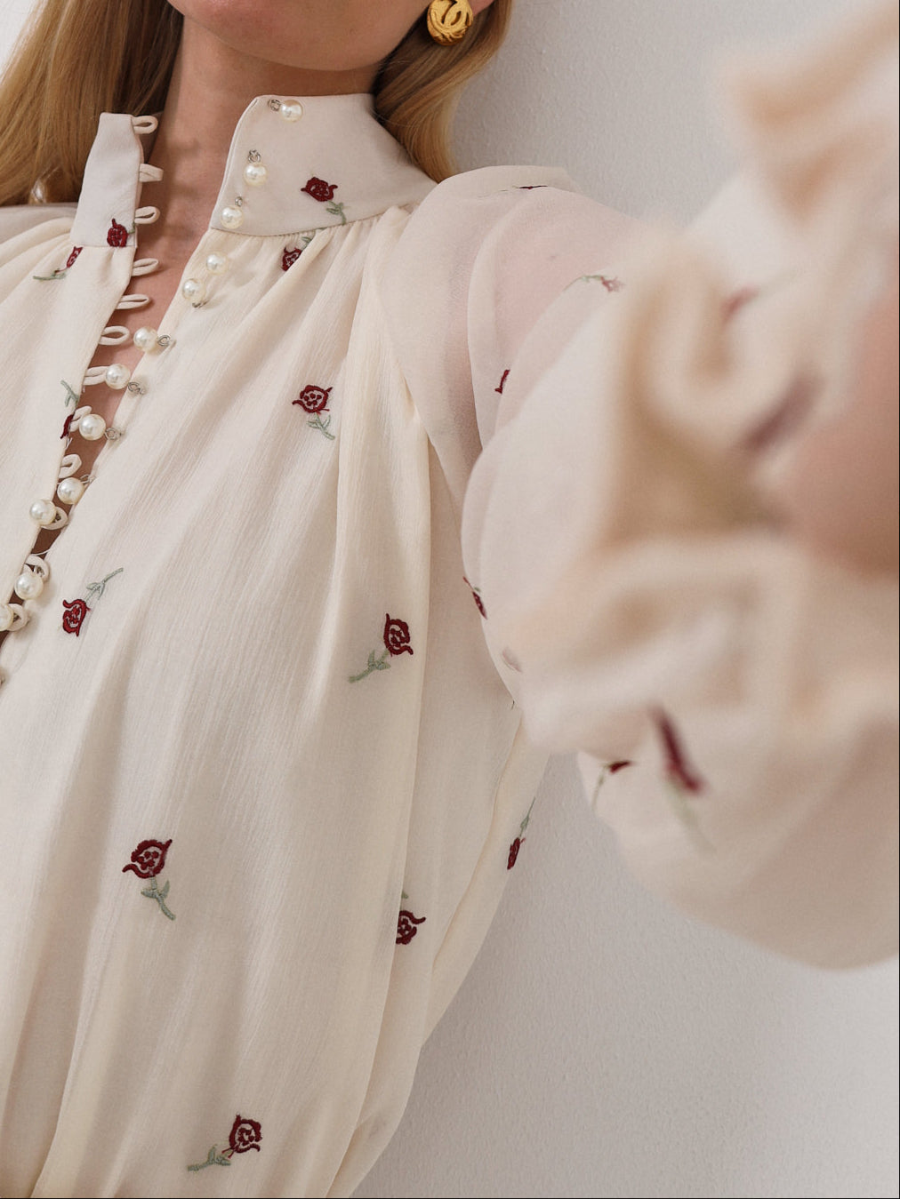 Calista Embroidered Elegance Blouse | Cream Rose