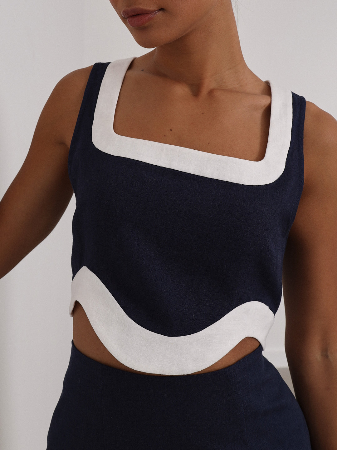Cleo Contrast Wave Top | Navy/White