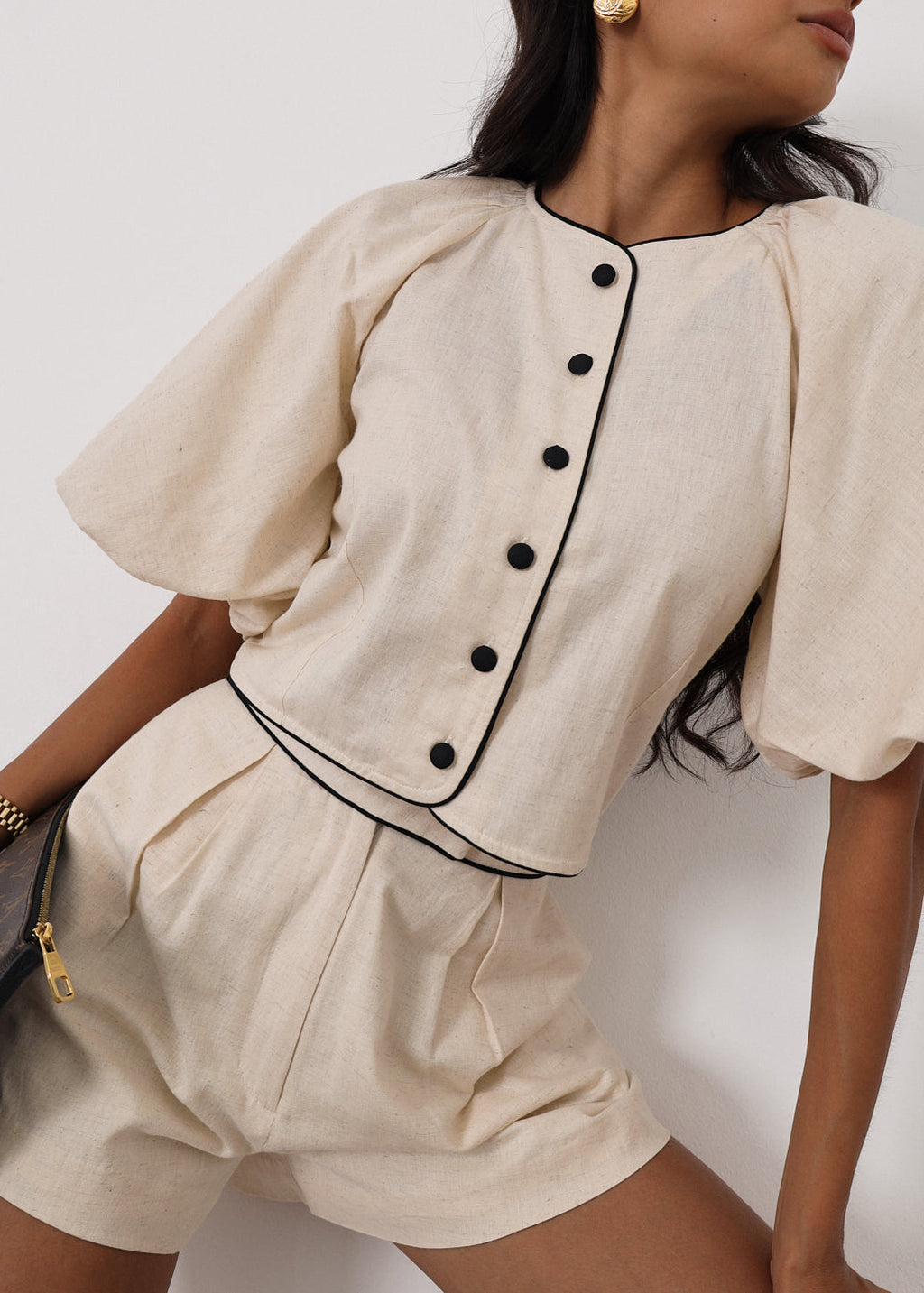 Ellena Contrast Volume Sleeve Top | Almond/Black