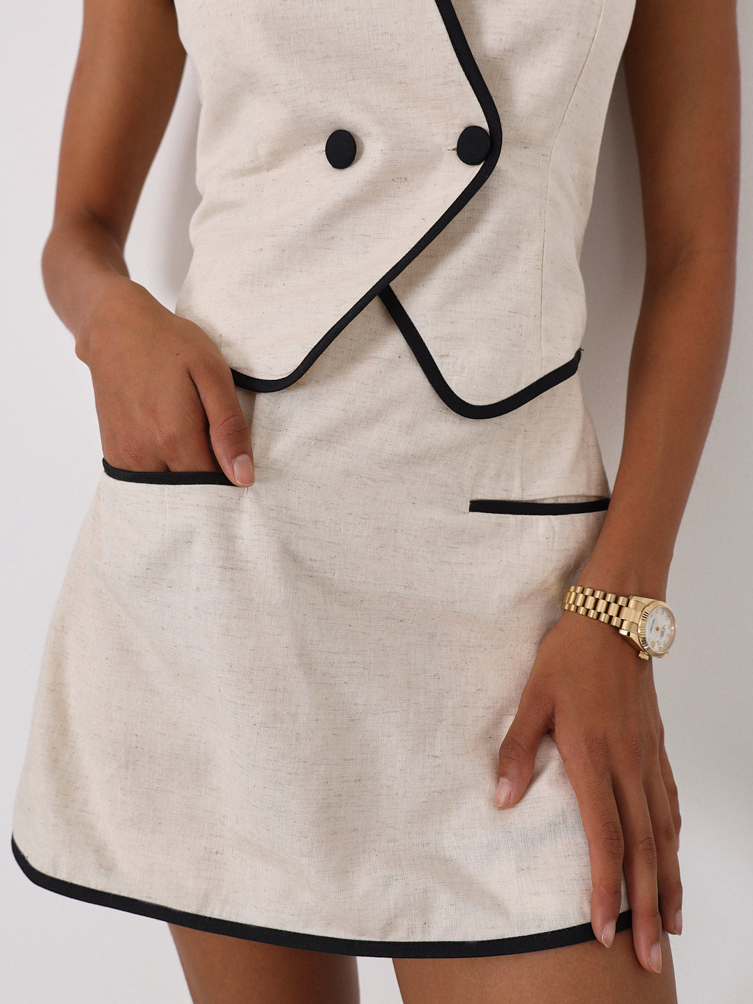 Julii Linen Blend Contrast Trim Tailored Skort | Beige & Black