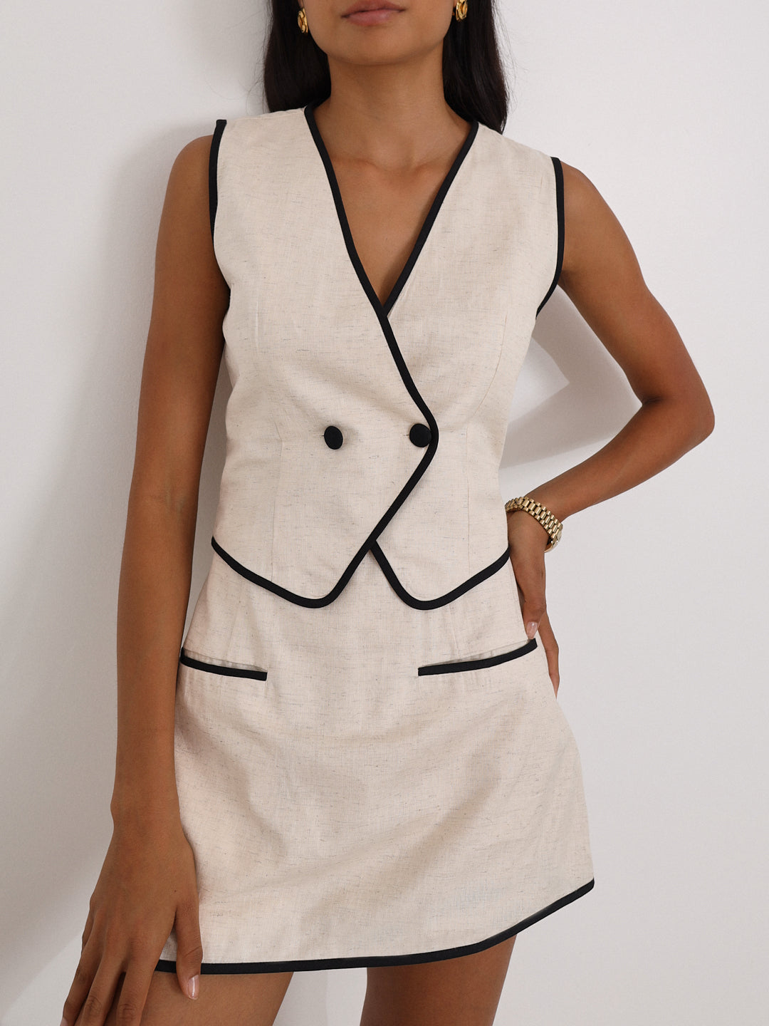 Julii Linen Blend Contrast Trim Waistcoat Top | Beige & Black