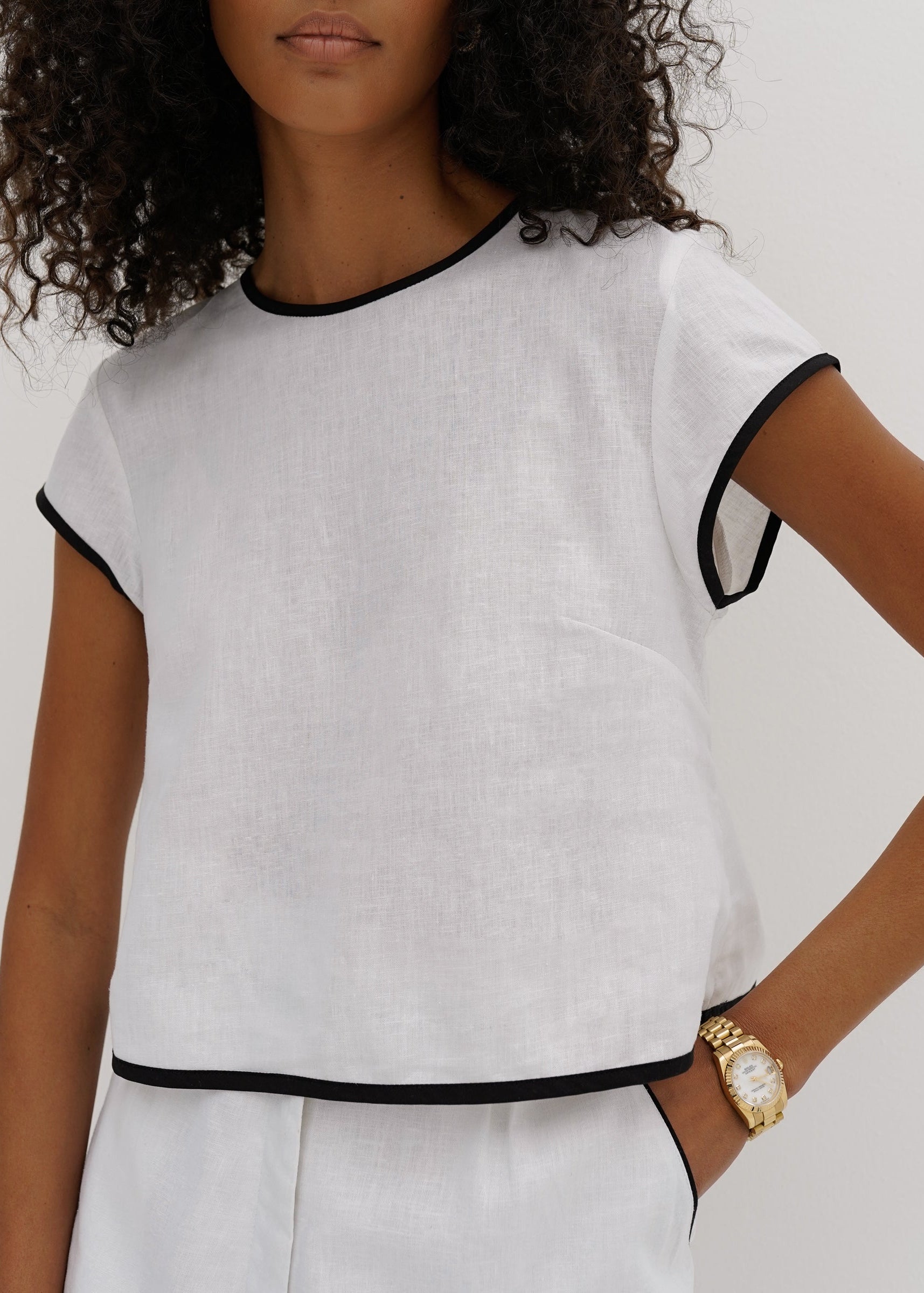 Juliana Contrast Trim Minimal Top | White & Black